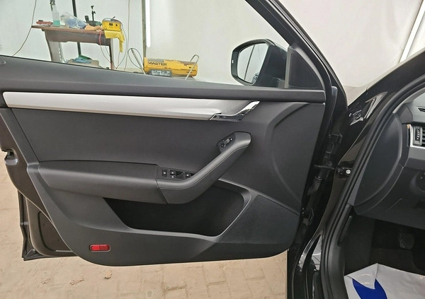 Skoda Octavia cena 57500 przebieg: 136861, rok produkcji 2019 z Prabuty małe 407